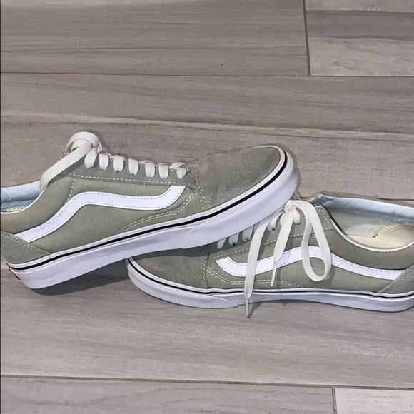 Vans - Picture 2 of 5